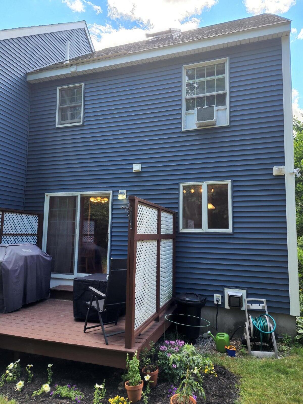 33 Neal Road, 33