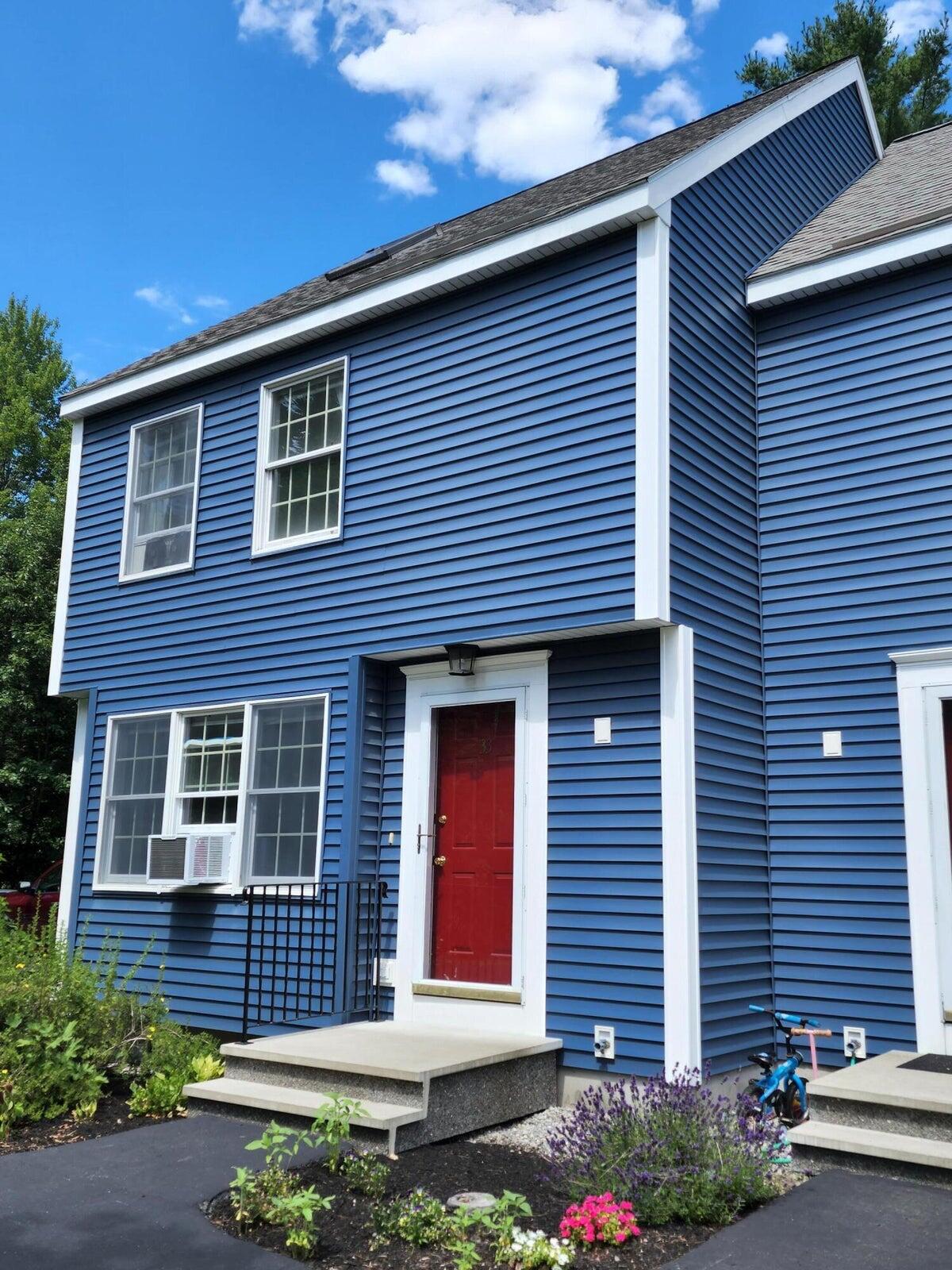 33 Neal Road, 33