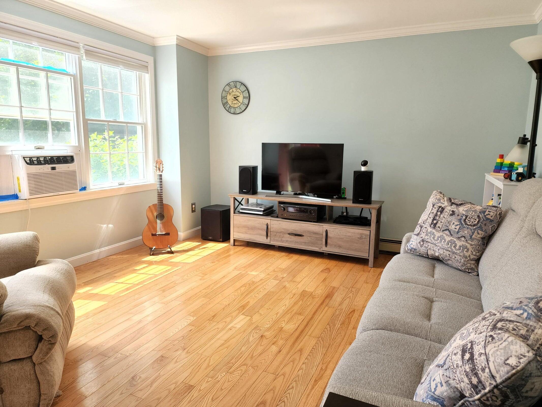 33 Neal Road, 33