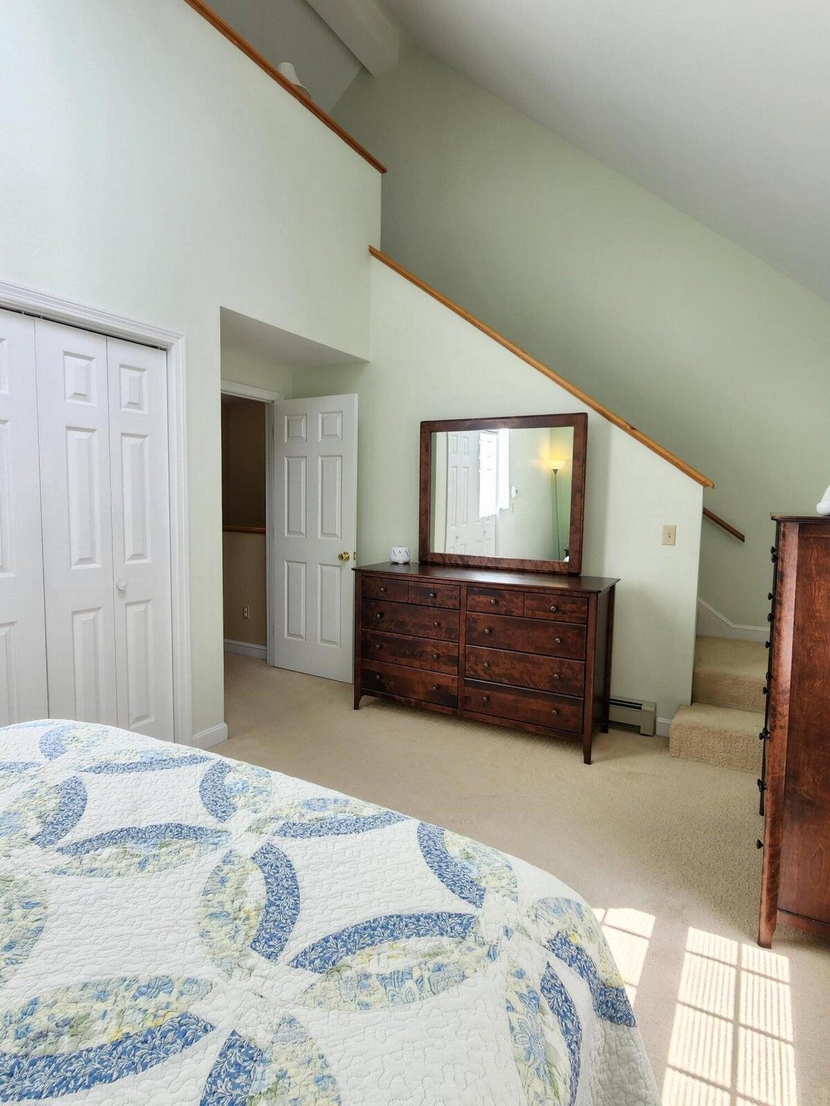 33 Neal Road, 33