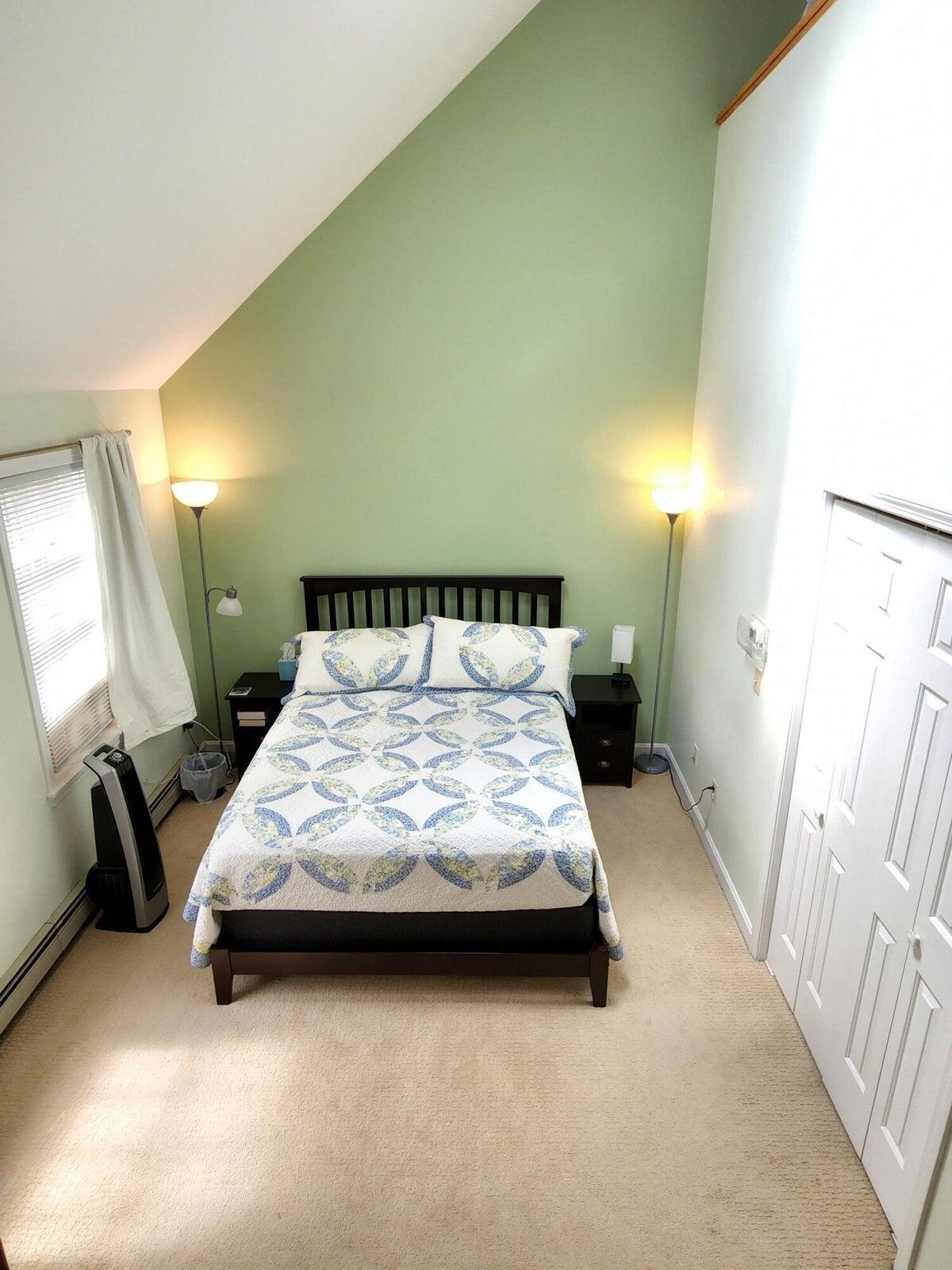 33 Neal Road, 33