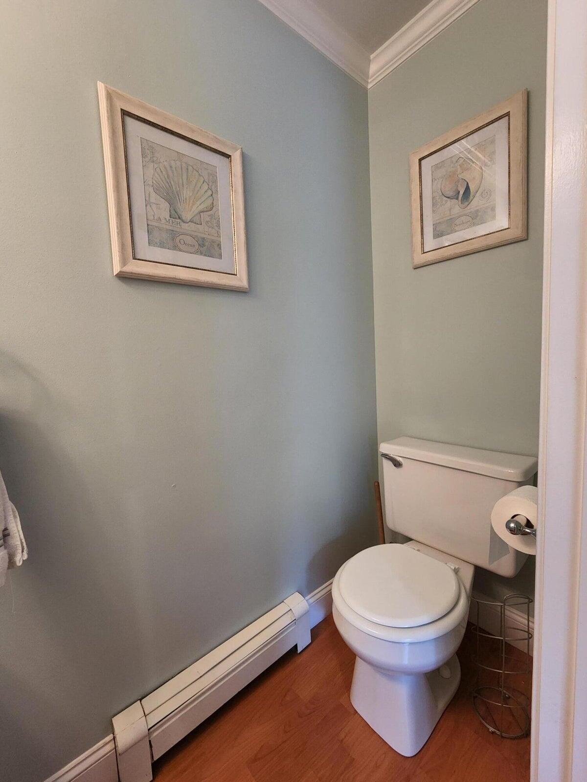 33 Neal Road, 33