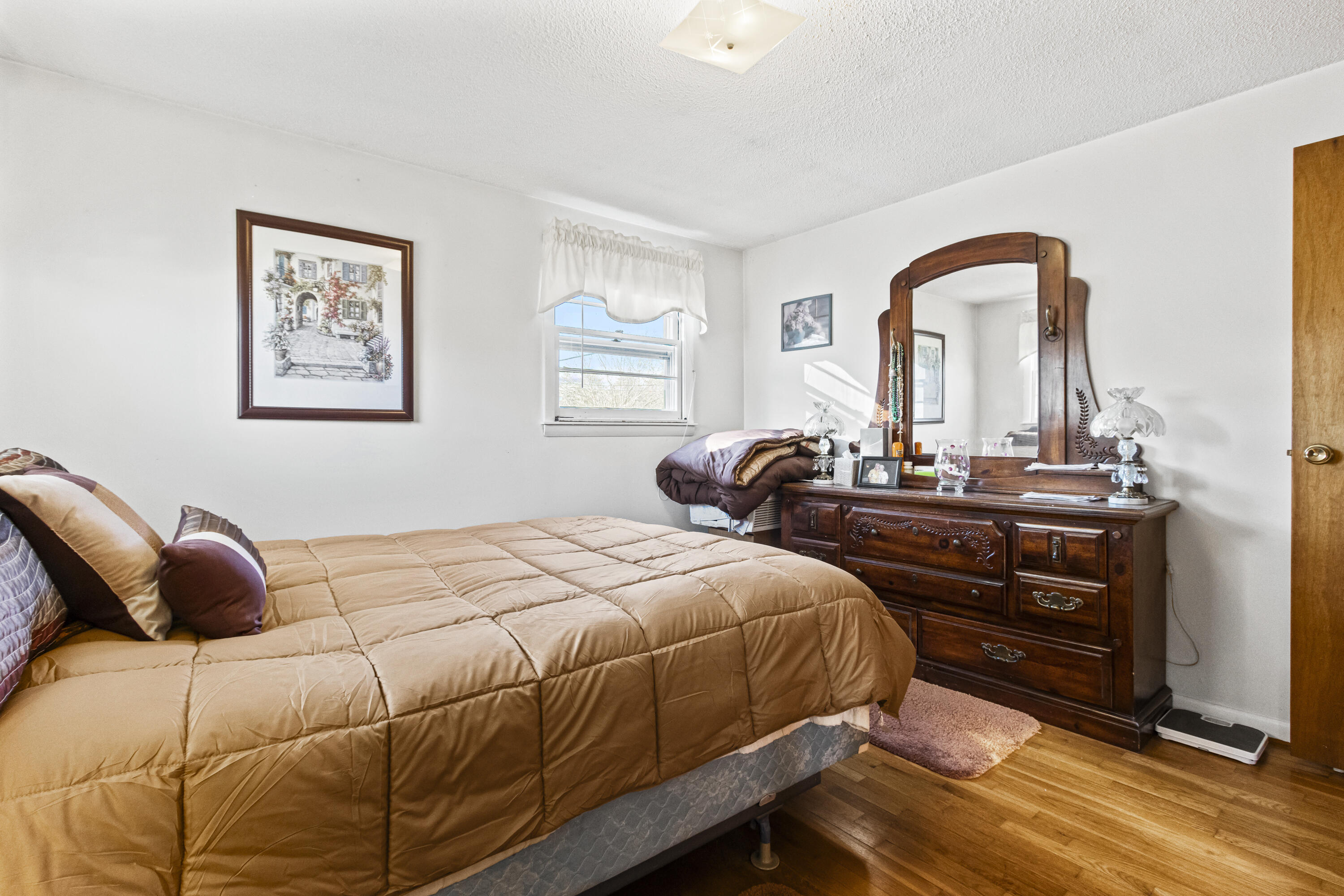 17 Anne Terrace