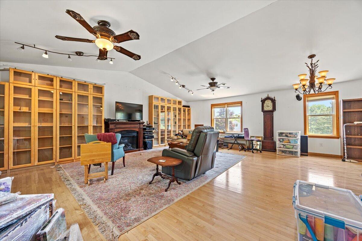 2 Blueberry Pines Drive