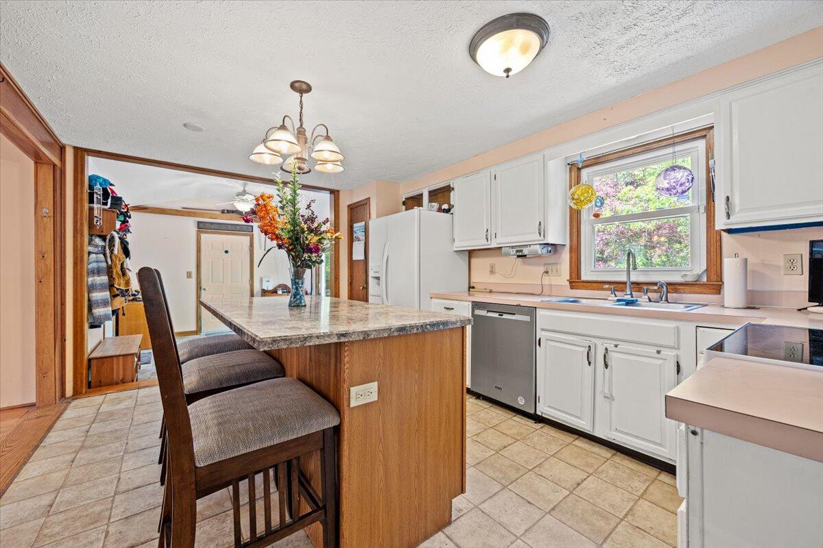 2 Blueberry Pines Drive