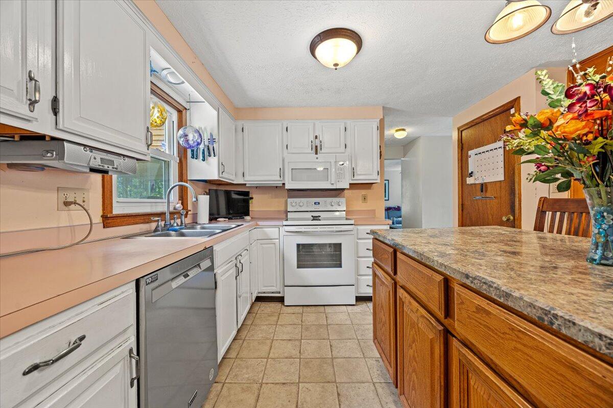 2 Blueberry Pines Drive