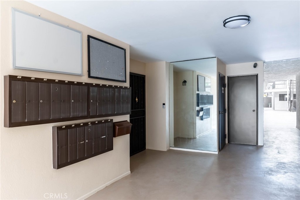 635 E Elmwood Avenue 102