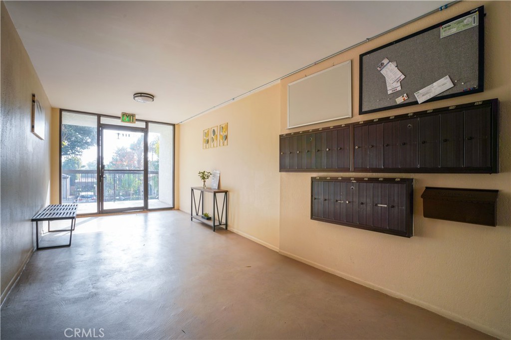 635 E Elmwood Avenue 102