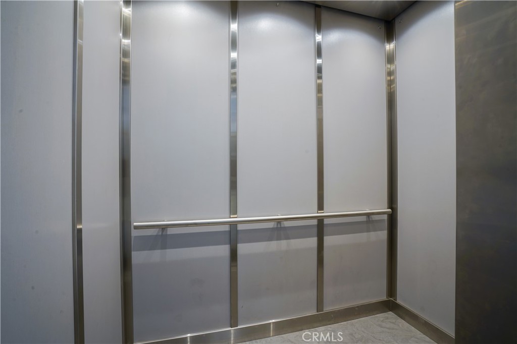 635 E Elmwood Avenue 102