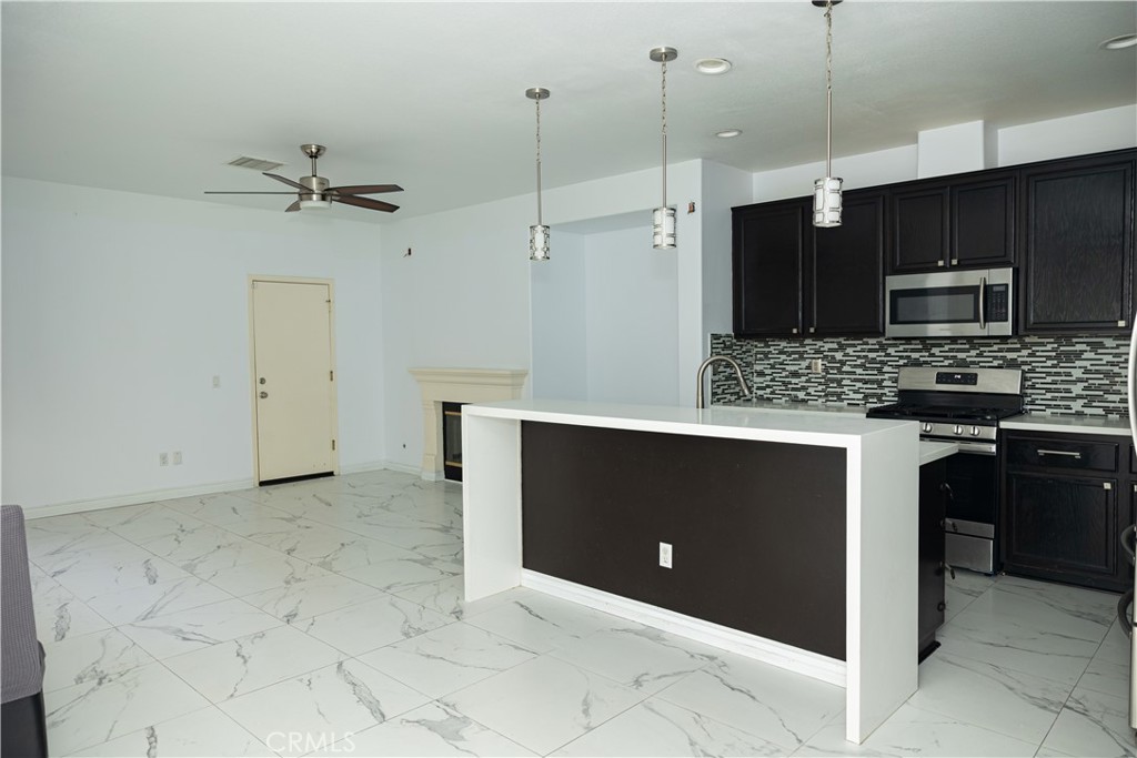 2547 Canterbury Lane