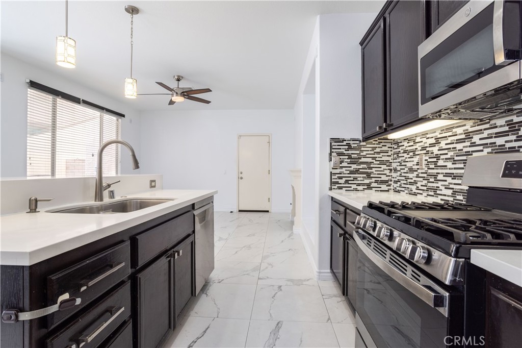 2547 Canterbury Lane