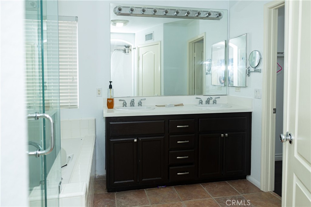 2547 Canterbury Lane
