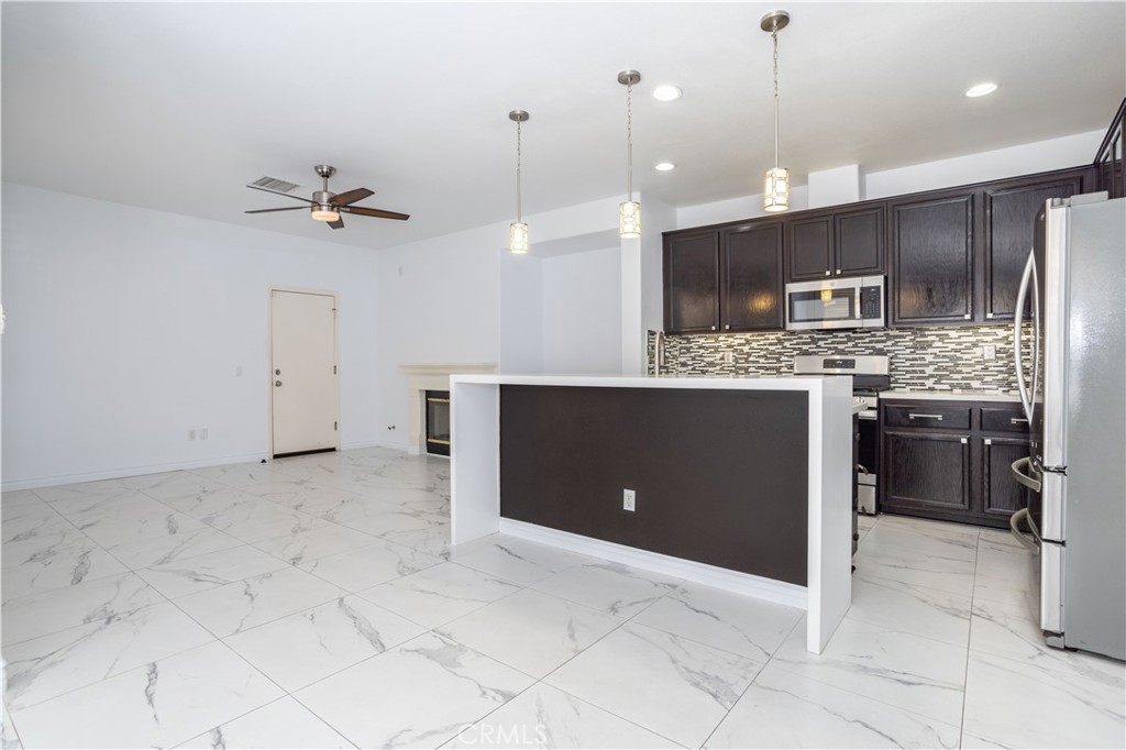 2547 Canterbury Lane