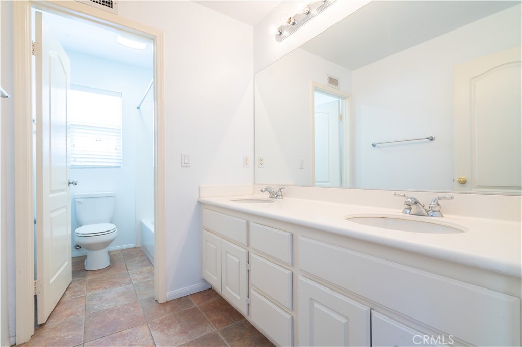 2547 Canterbury Lane