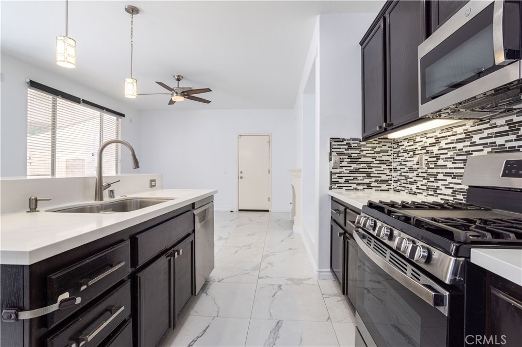 2547 Canterbury Lane