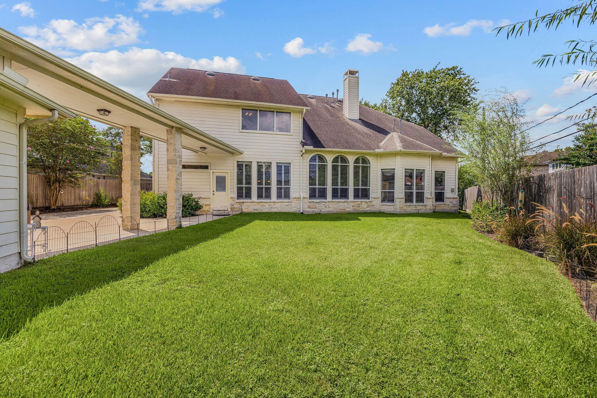 1214 Gray Moss Lane