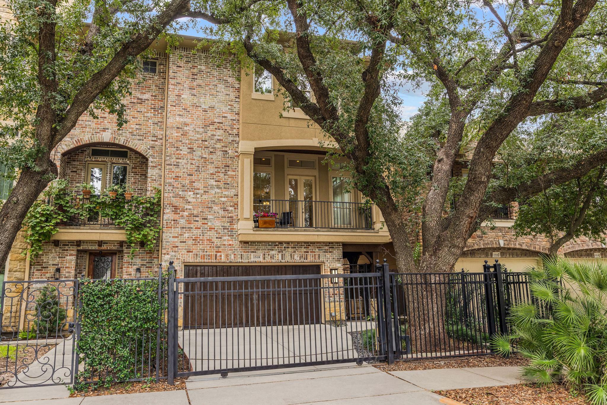 1518 W Clay Street