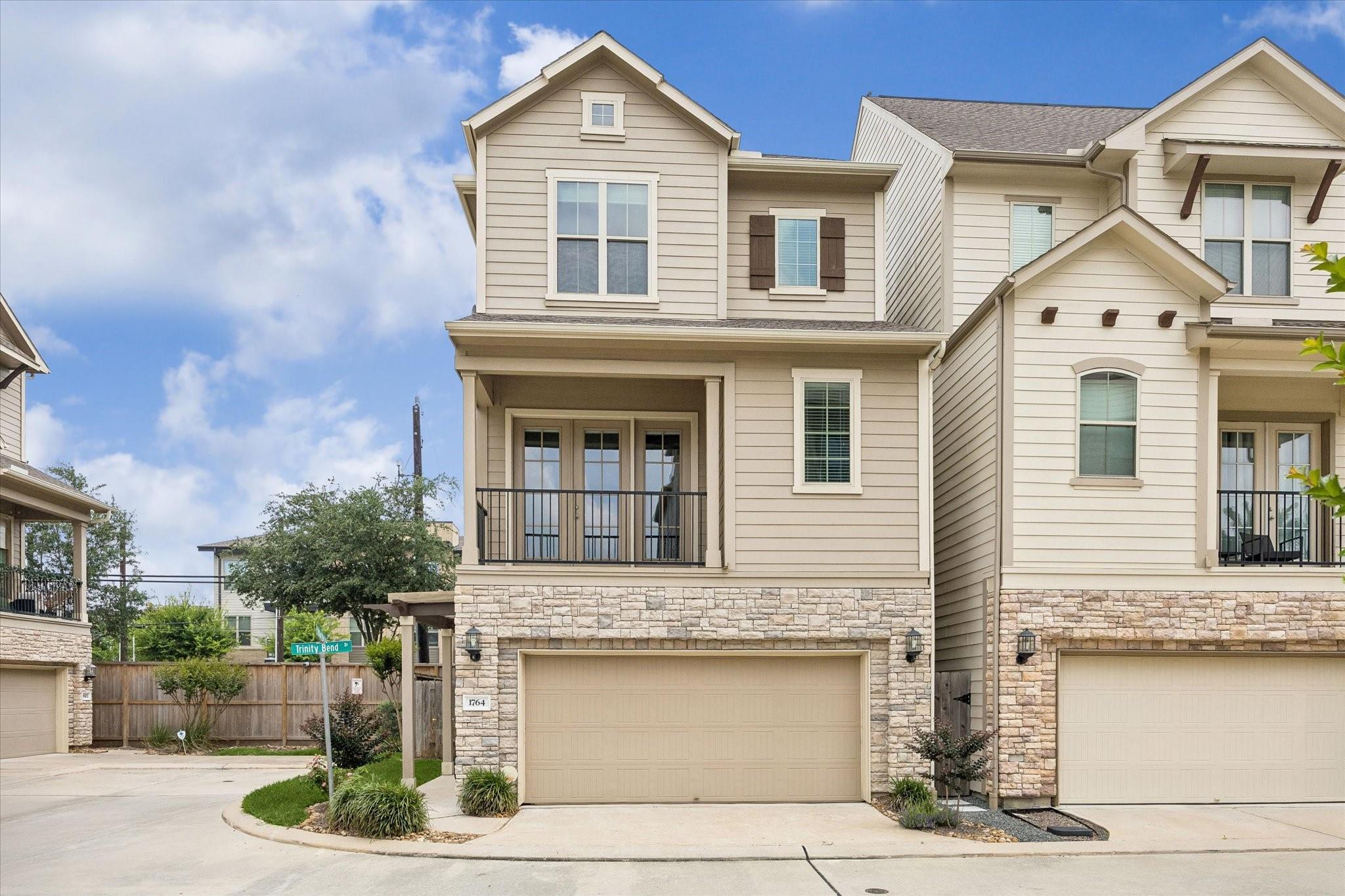 1764 Trinity Bend