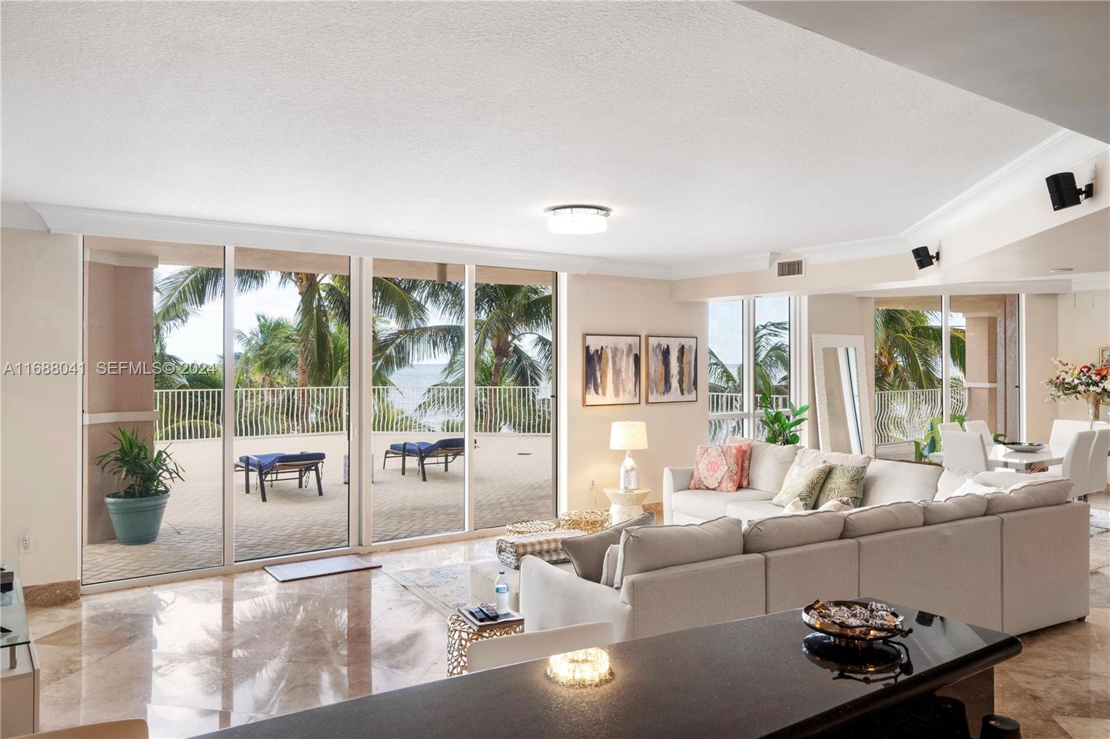 1460 S Ocean Boulevard 304, Lauderdale-By-The-Sea Unit: 304