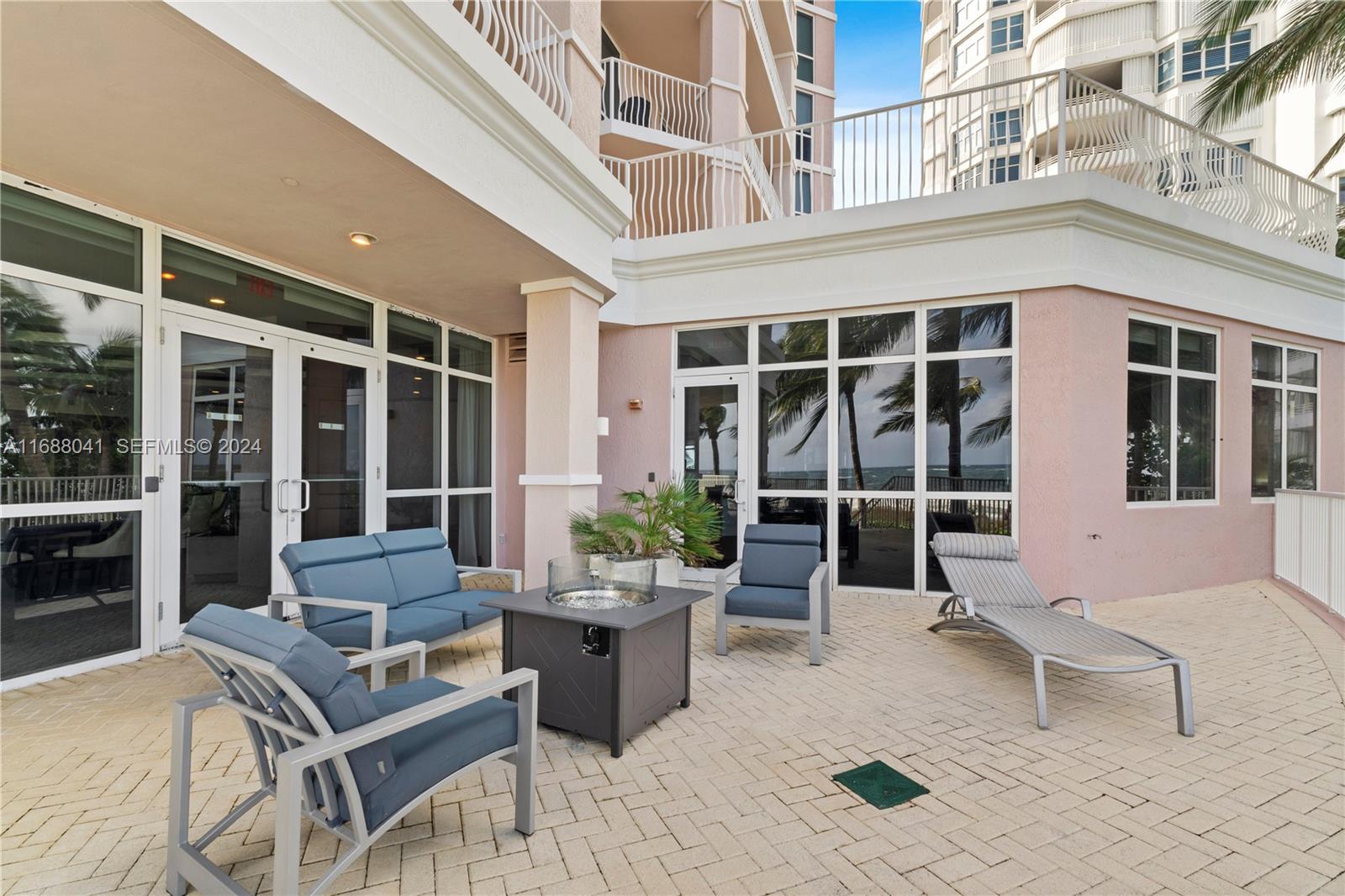 1460 S Ocean Boulevard 304, Lauderdale-By-The-Sea Unit: 304