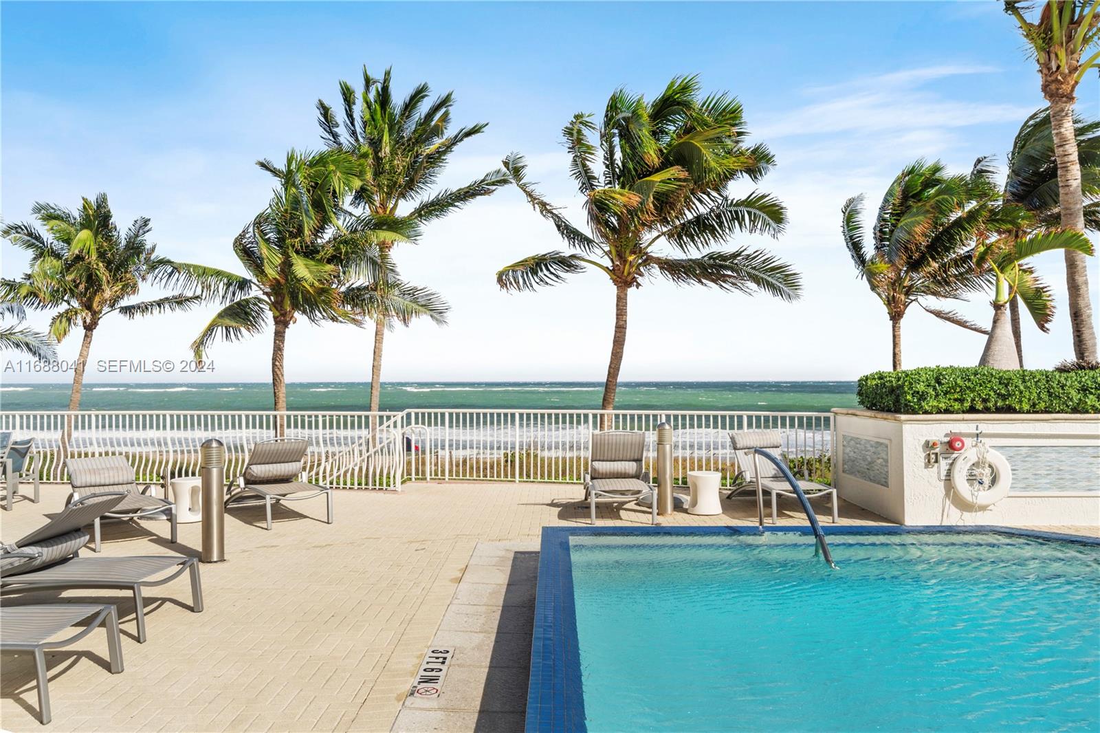 1460 S Ocean Boulevard 304, Lauderdale-By-The-Sea Unit: 304