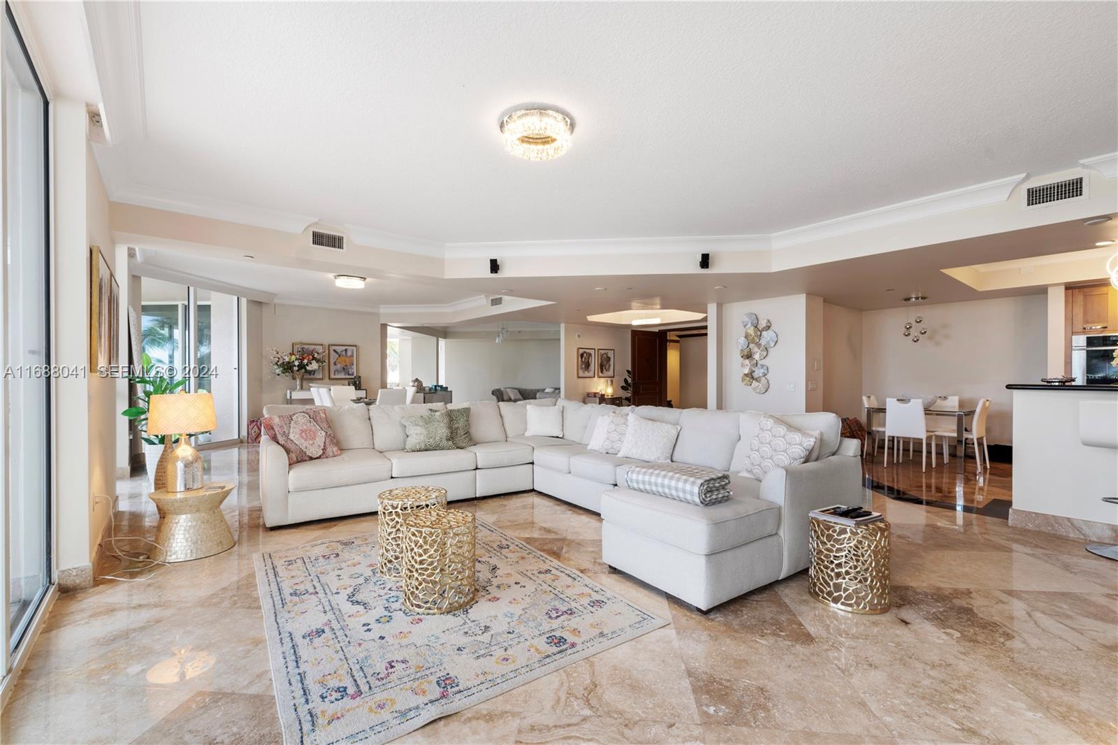 1460 S Ocean Boulevard 304, Lauderdale-By-The-Sea Unit: 304