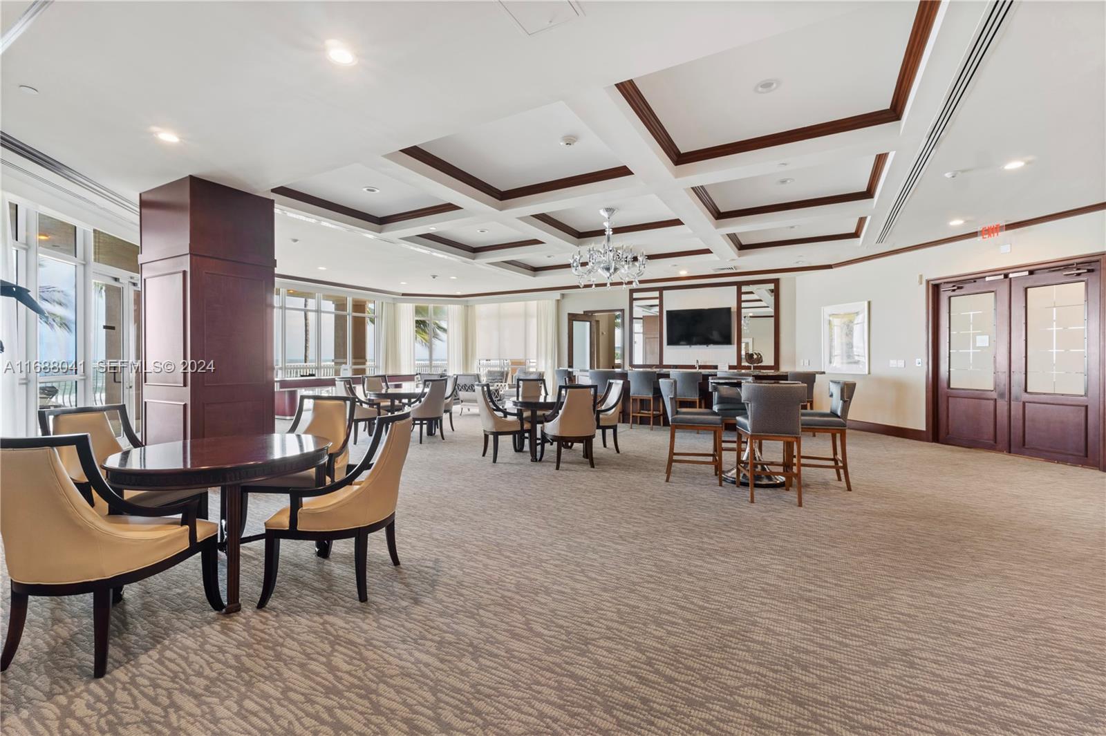 1460 S Ocean Boulevard 304, Lauderdale-By-The-Sea Unit: 304