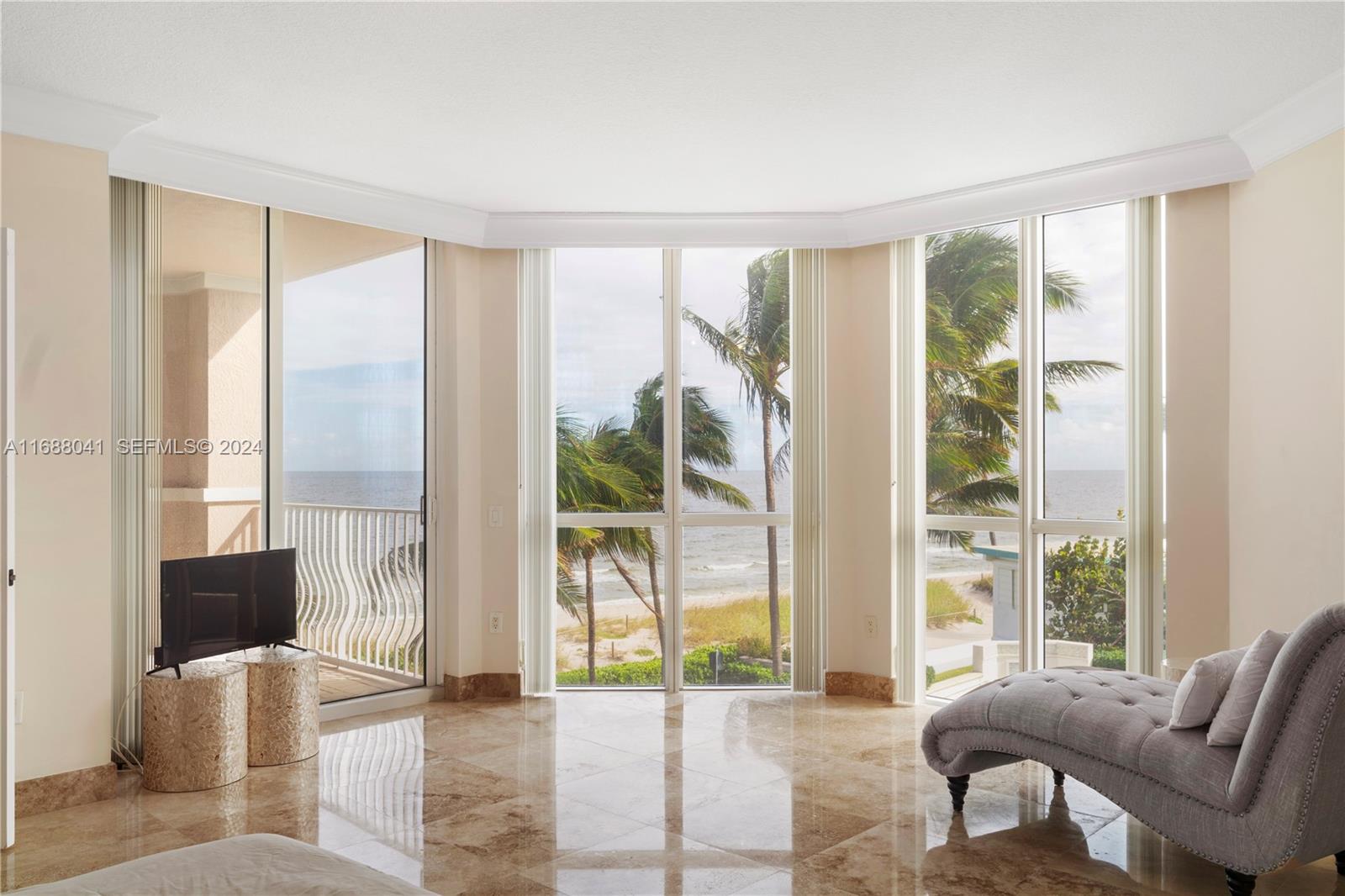 1460 S Ocean Boulevard 304, Lauderdale-By-The-Sea Unit: 304