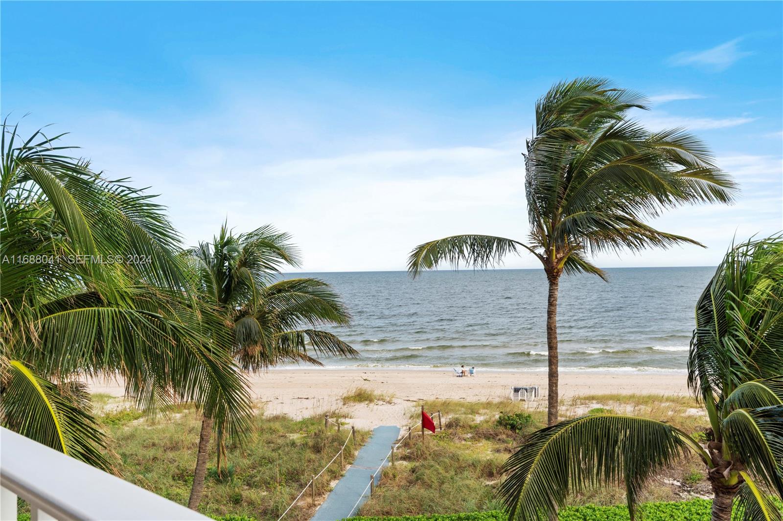1460 S Ocean Boulevard 304, Lauderdale-By-The-Sea Unit: 304