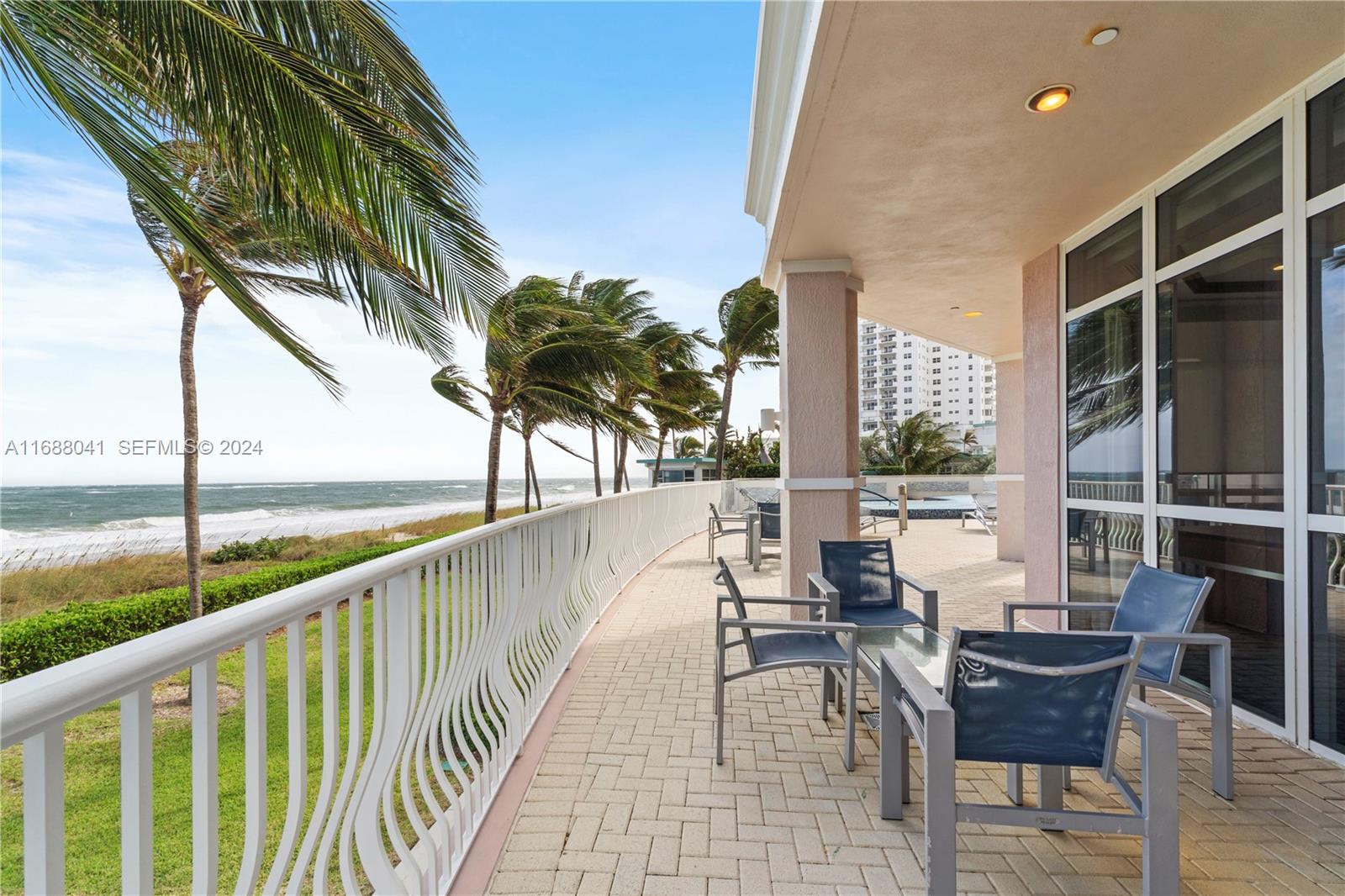 1460 S Ocean Boulevard 304, Lauderdale-By-The-Sea Unit: 304
