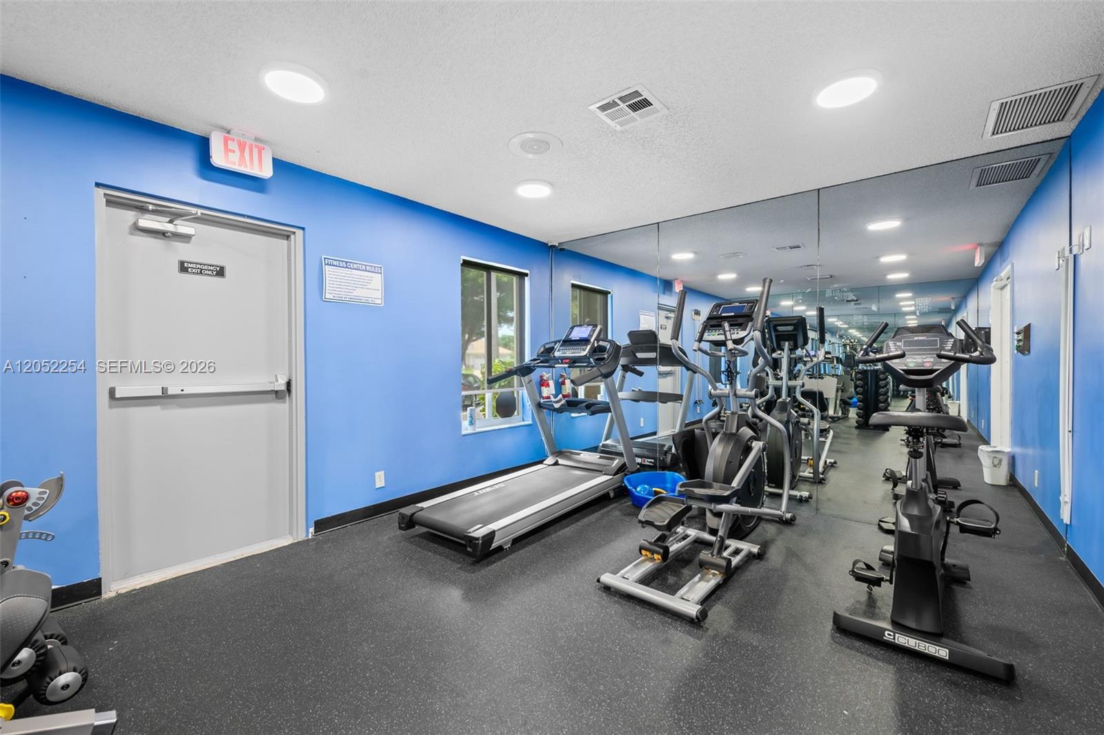 5285 Monterey Circle I-(60)