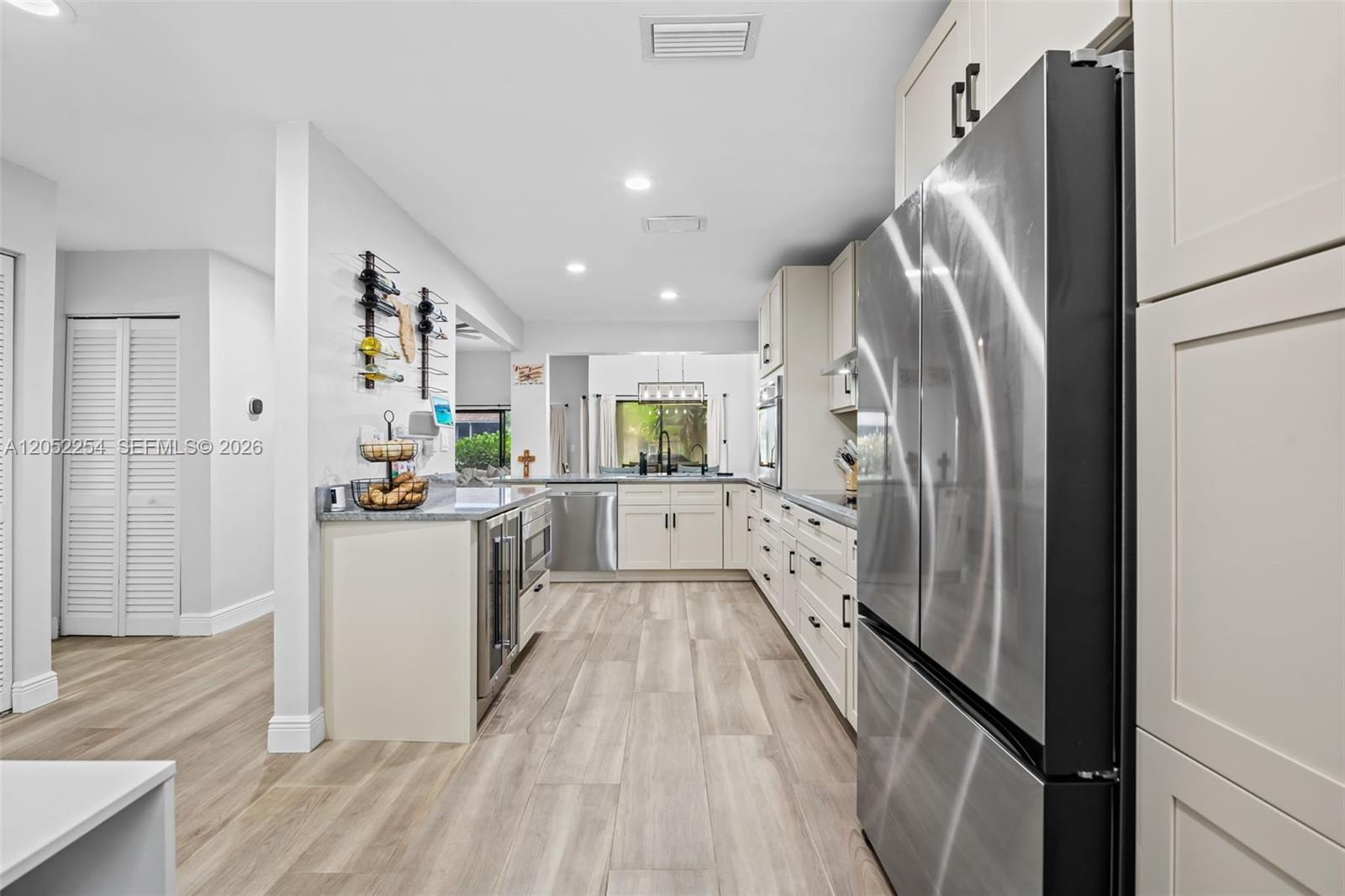 5285 Monterey Circle I-(60)