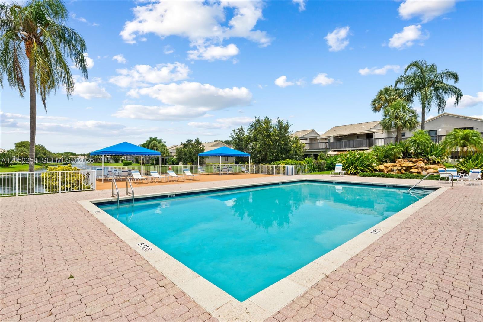 5285 Monterey Circle I-(60)
