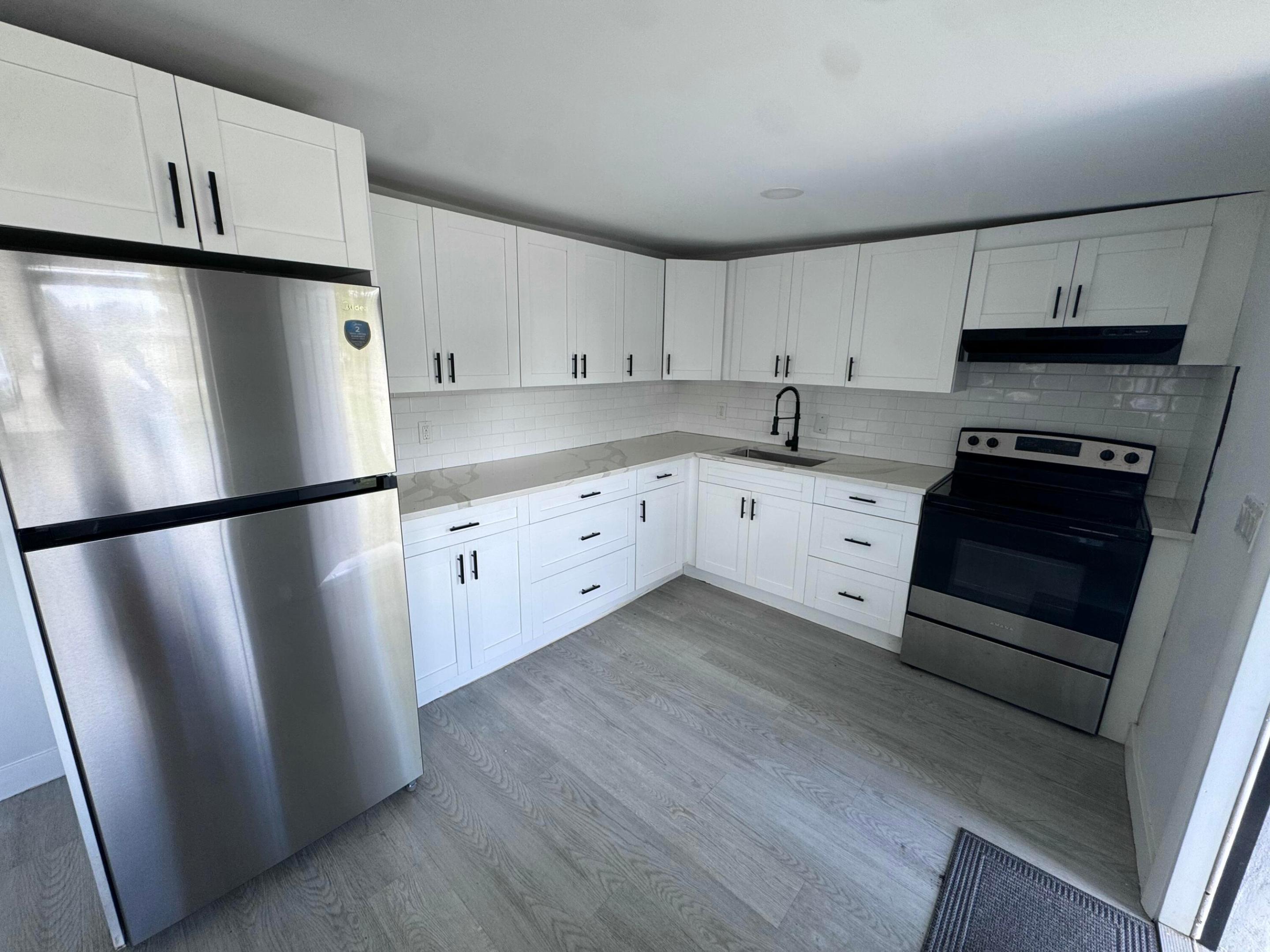 137 SW 9th Avenue