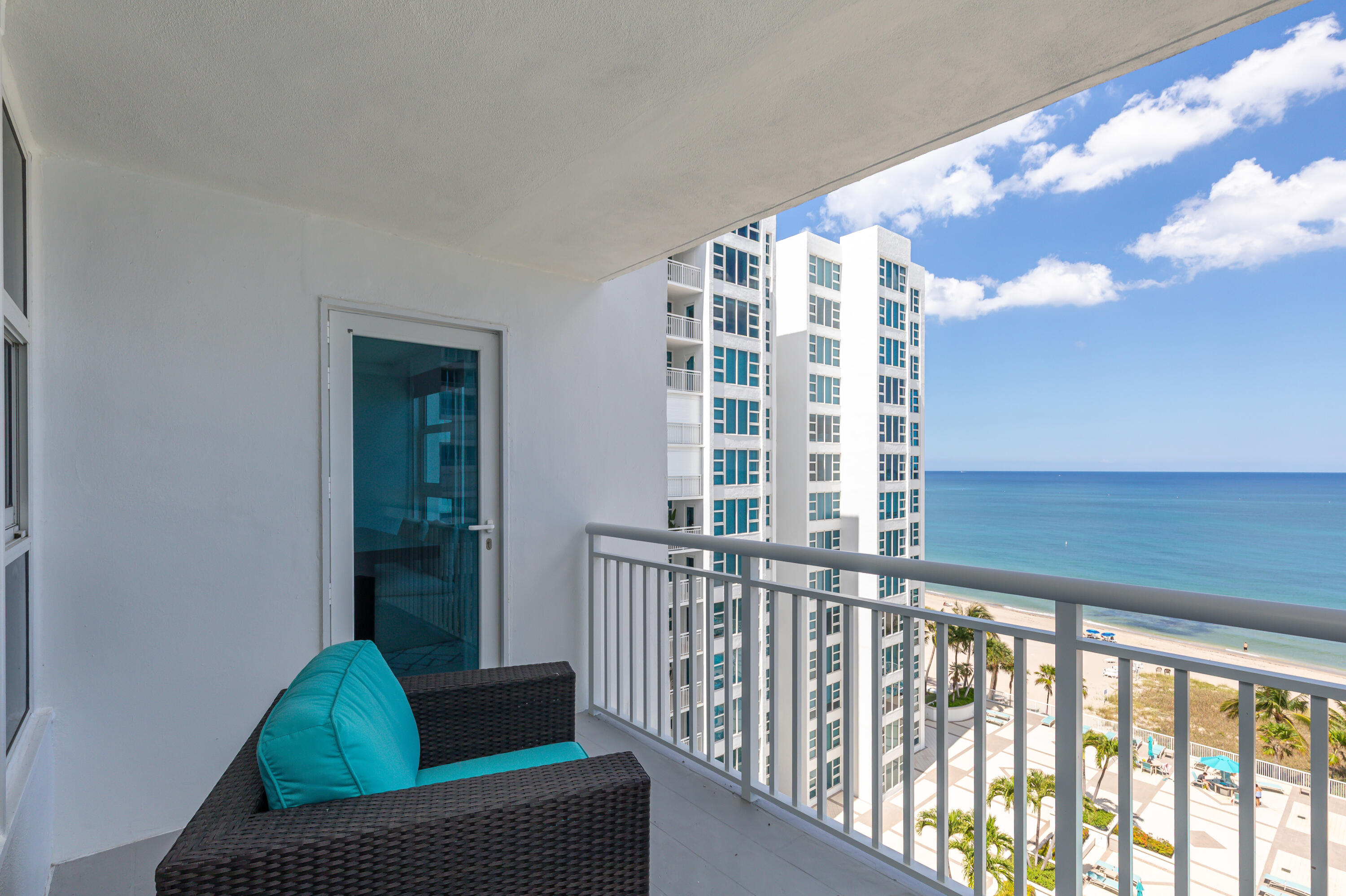 1620 S Ocean Boulevard 10m, Lauderdale-By-The-Sea Unit: 10m