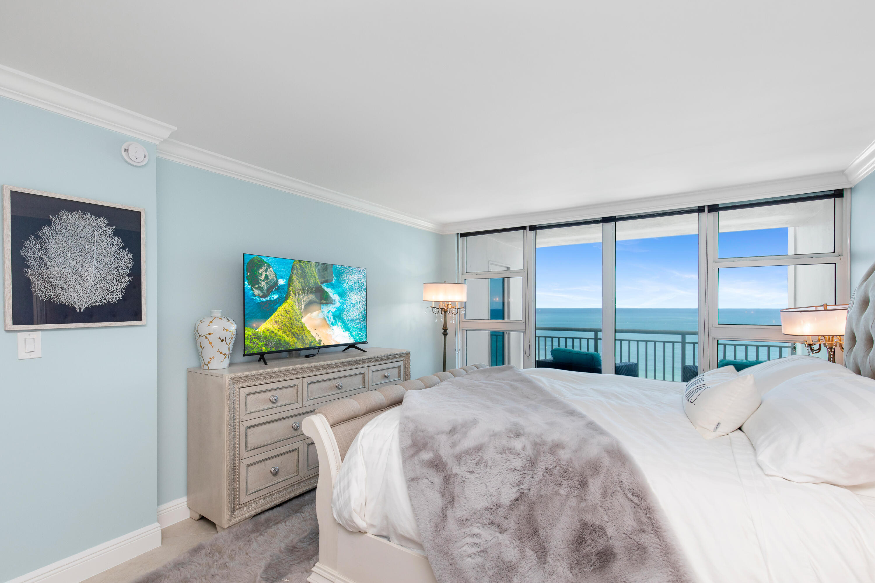 1620 S Ocean Boulevard 10m, Lauderdale-By-The-Sea Unit: 10m