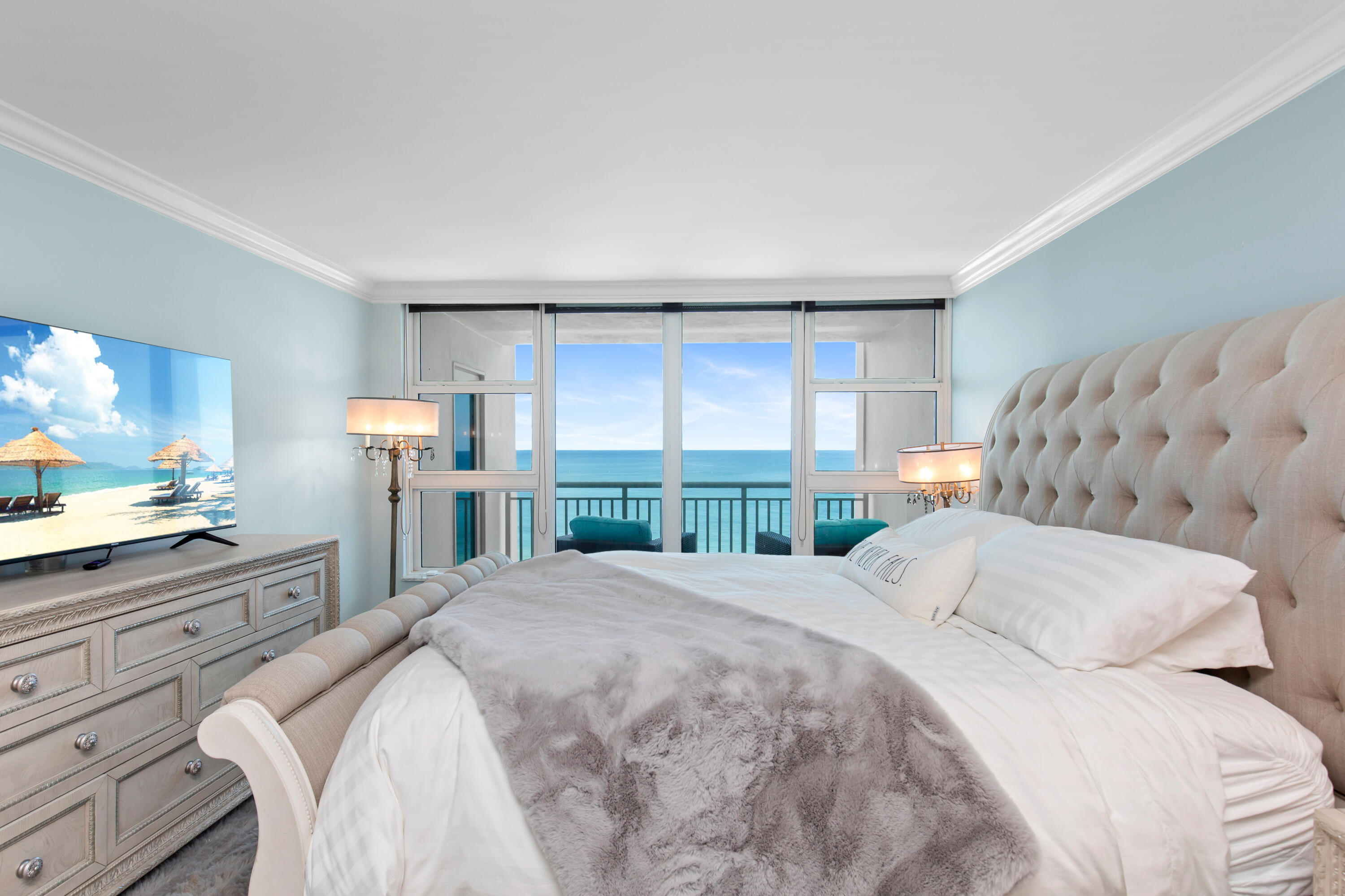 1620 S Ocean Boulevard 10m, Lauderdale-By-The-Sea Unit: 10m