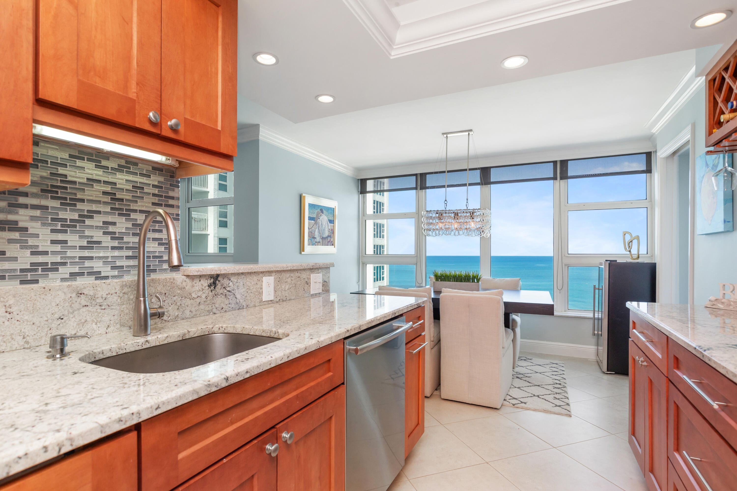 1620 S Ocean Boulevard 10m, Lauderdale-By-The-Sea Unit: 10m