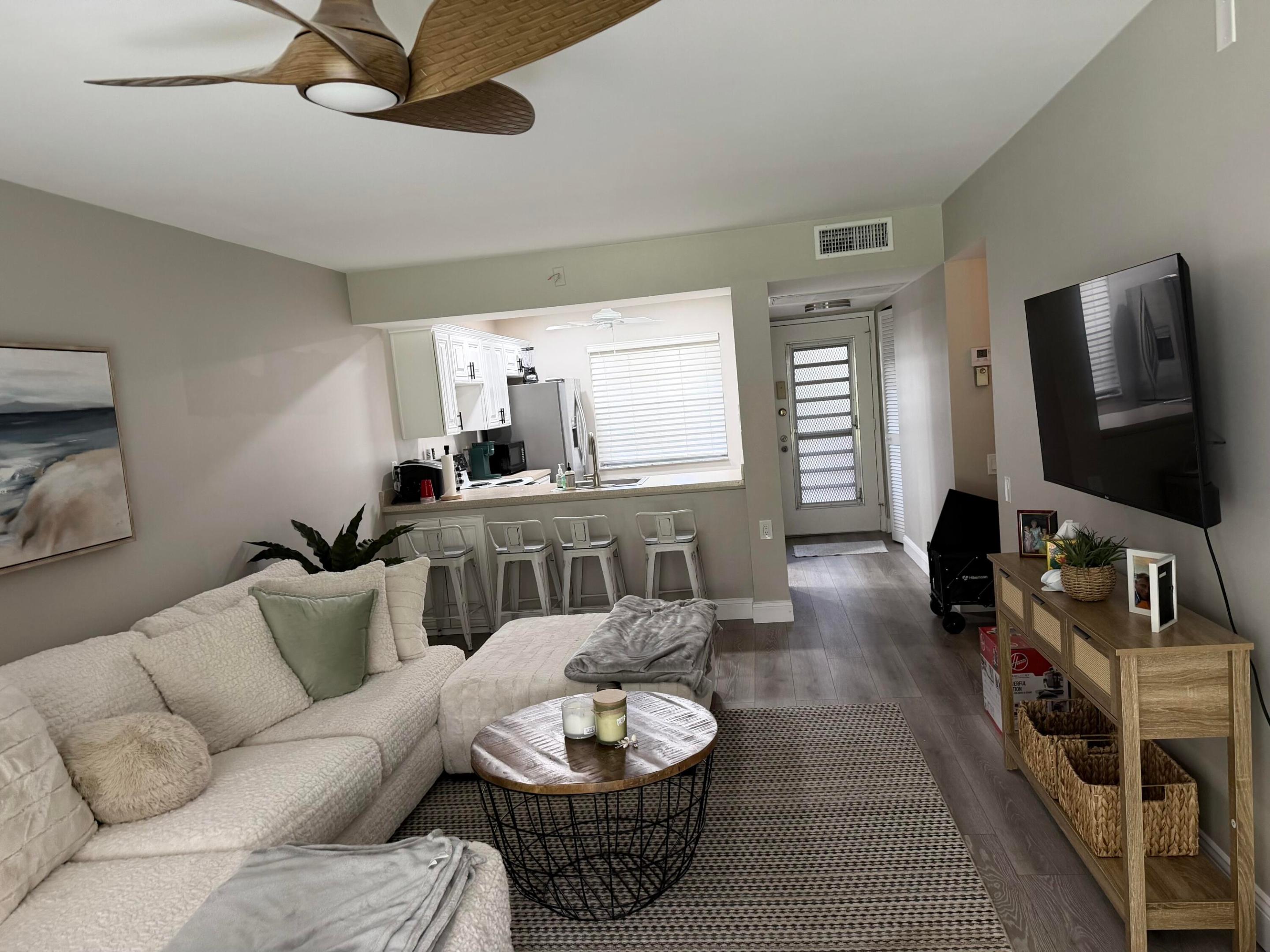 2613 Nassau Bend B1