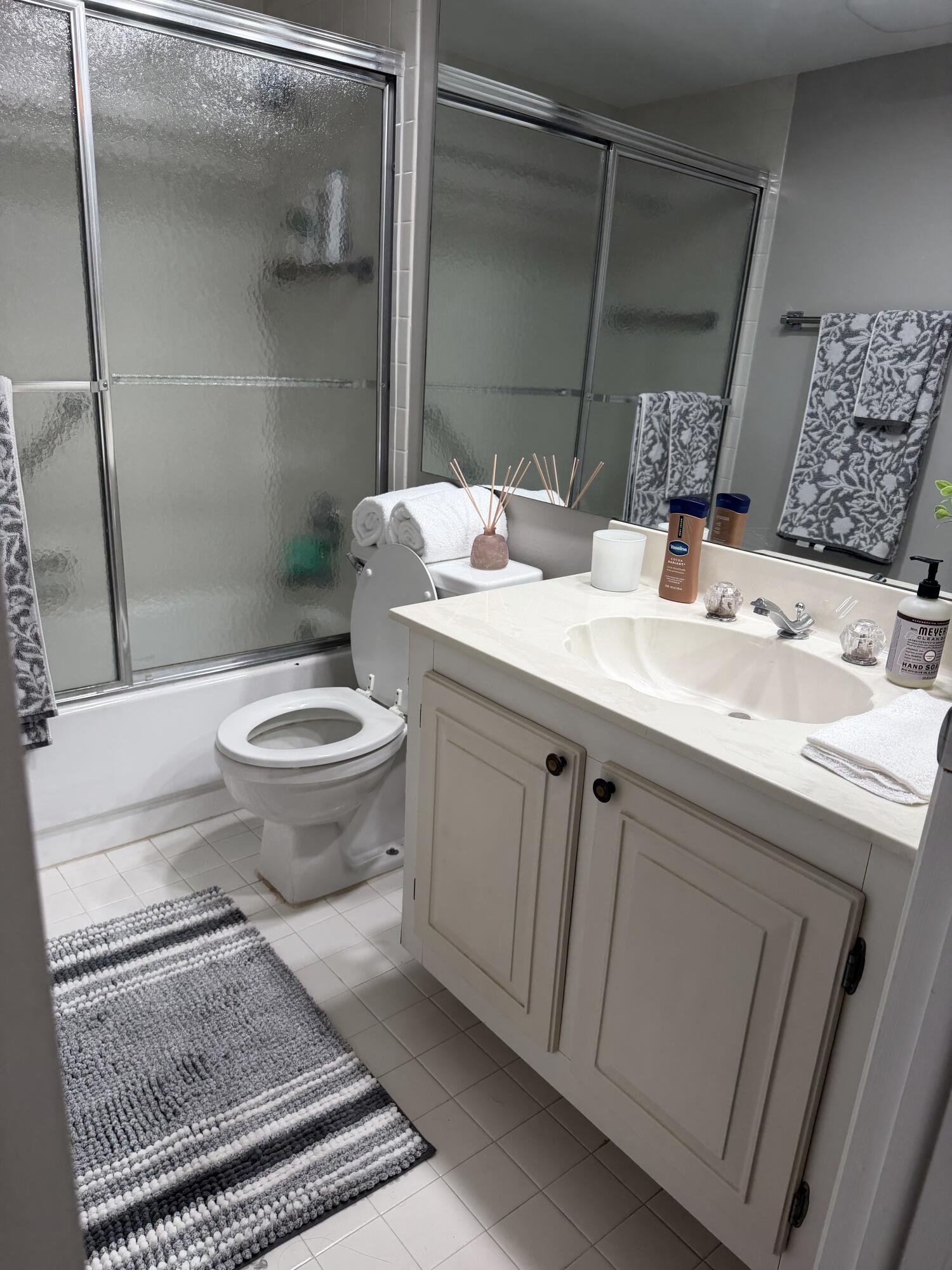 2613 Nassau Bend B1
