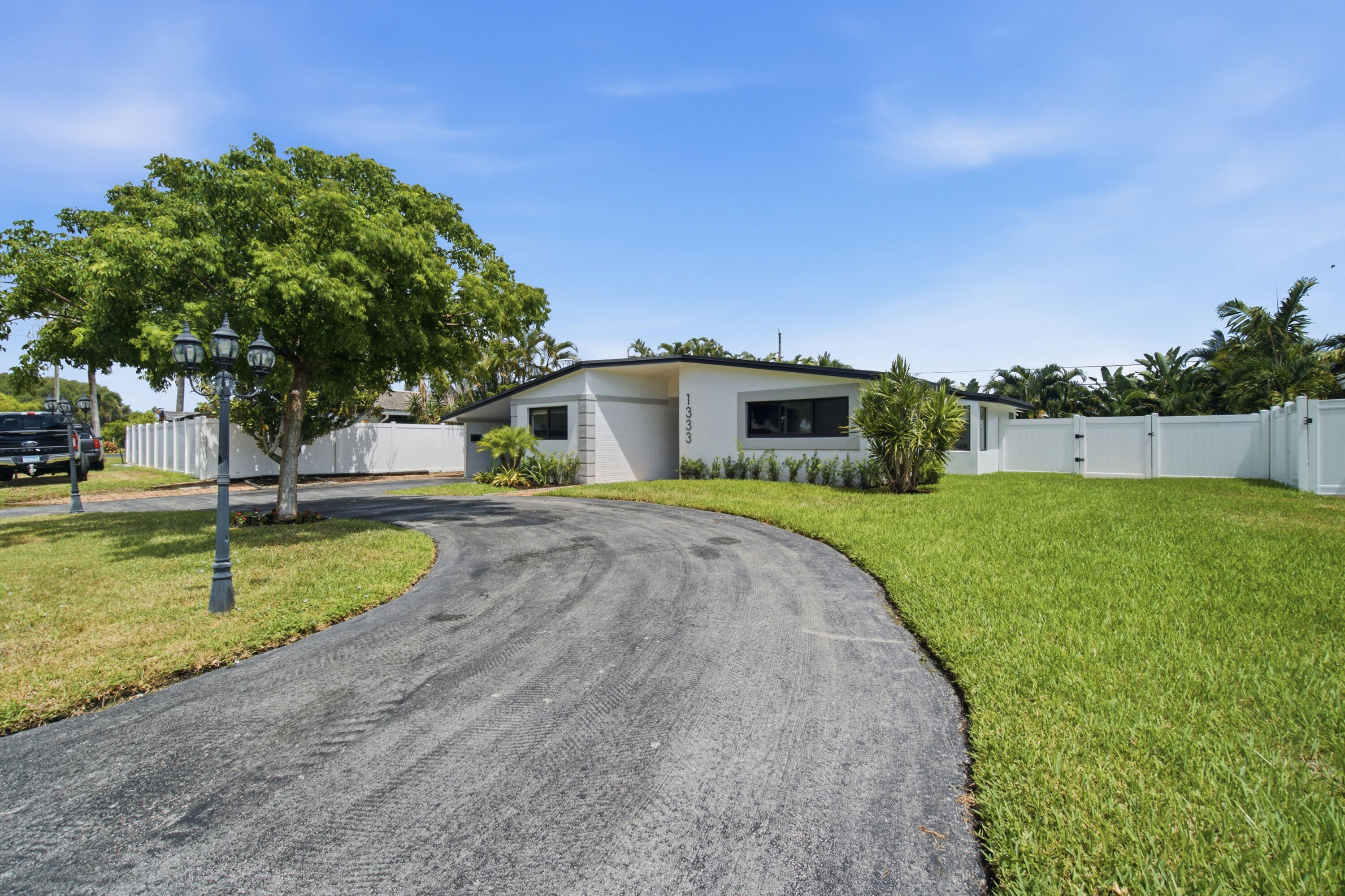 1333 SE 8TH Street