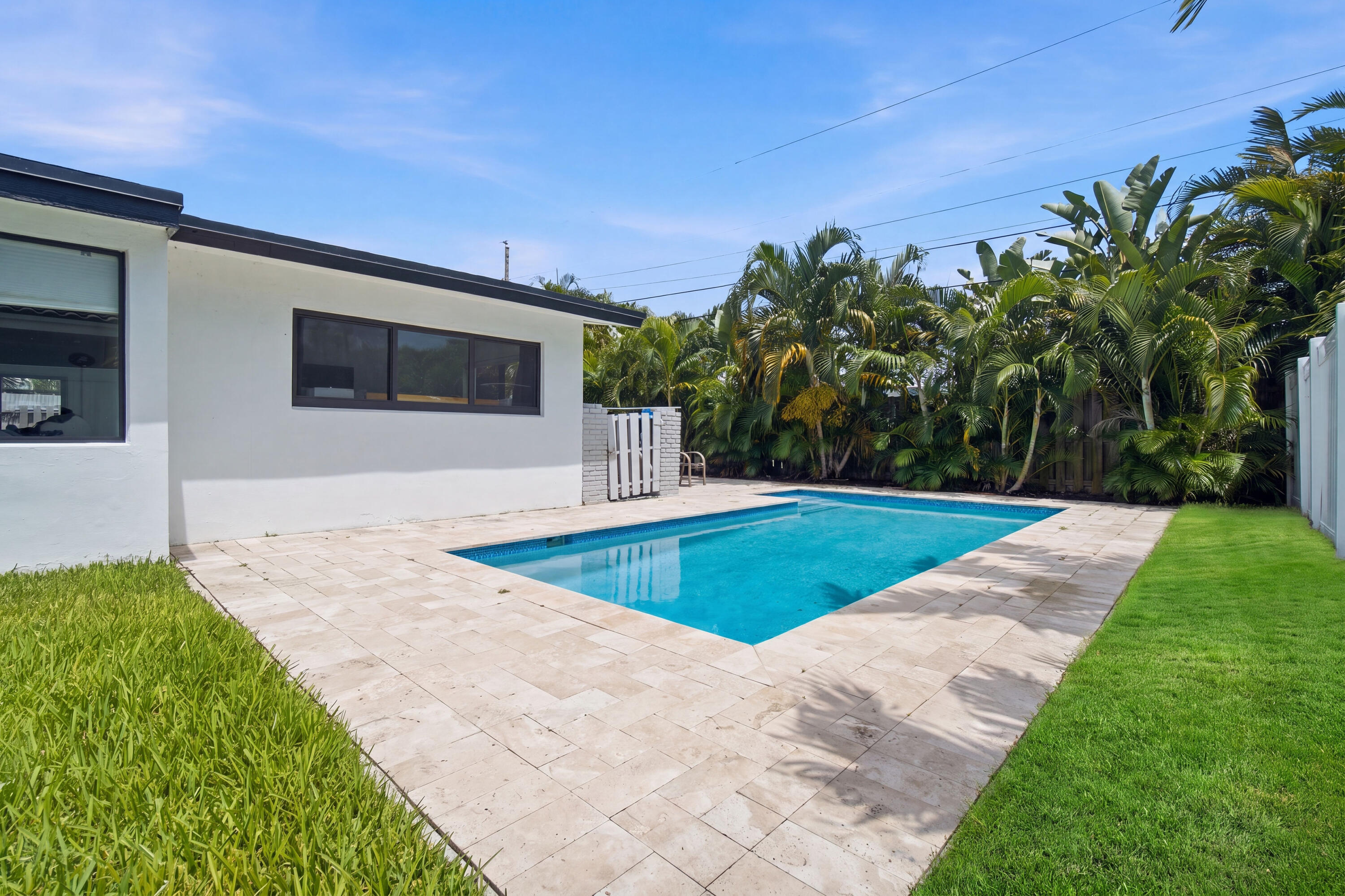 1333 SE 8TH Street