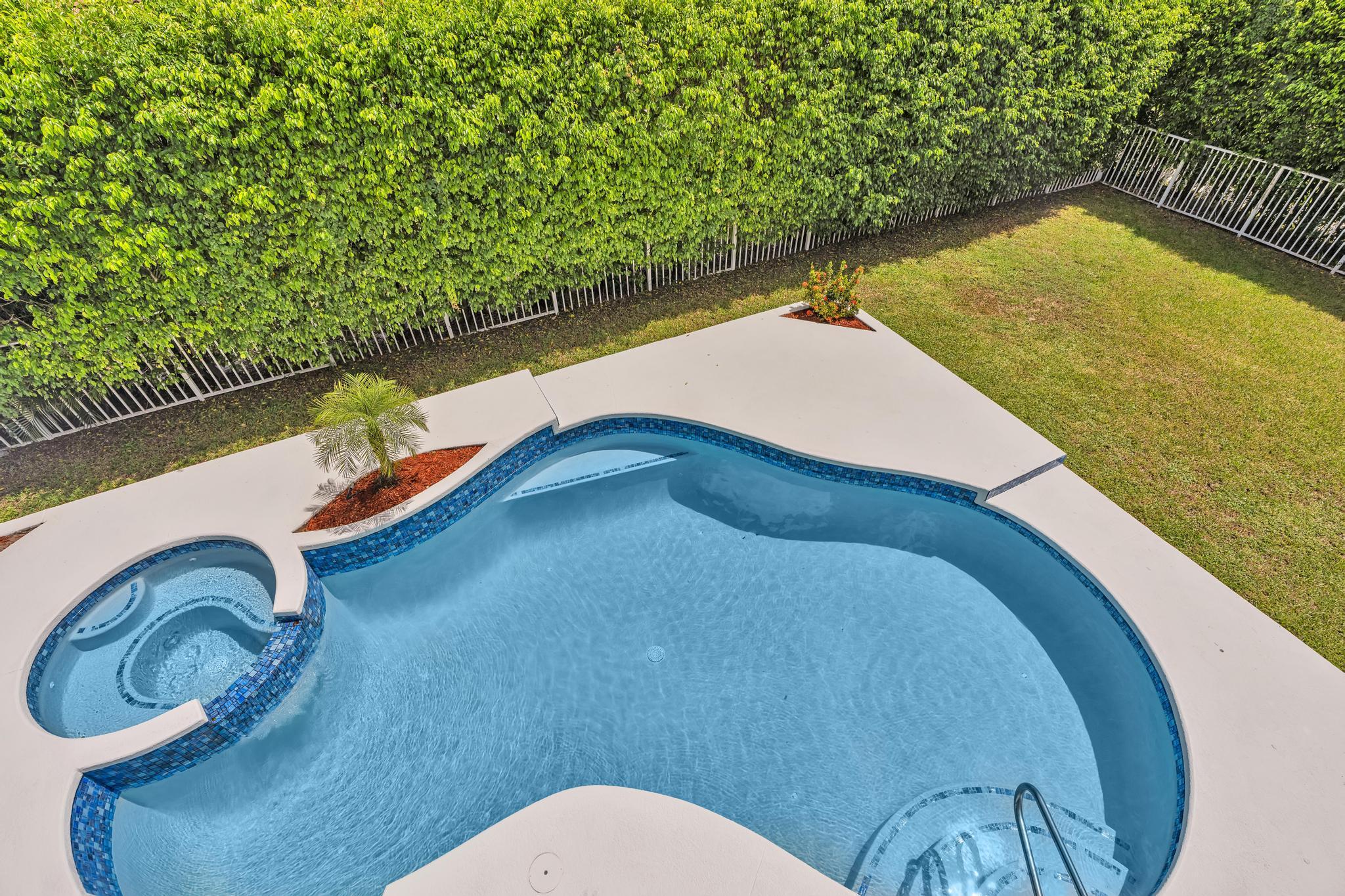 10823 Tea Olive Lane