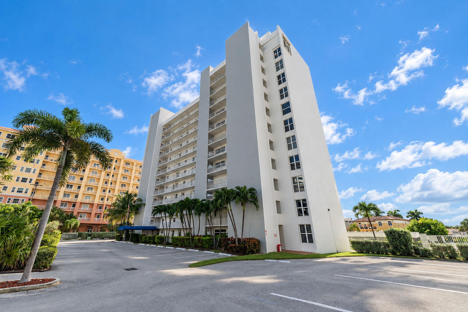 1391 S Ocean Boulevard 805
