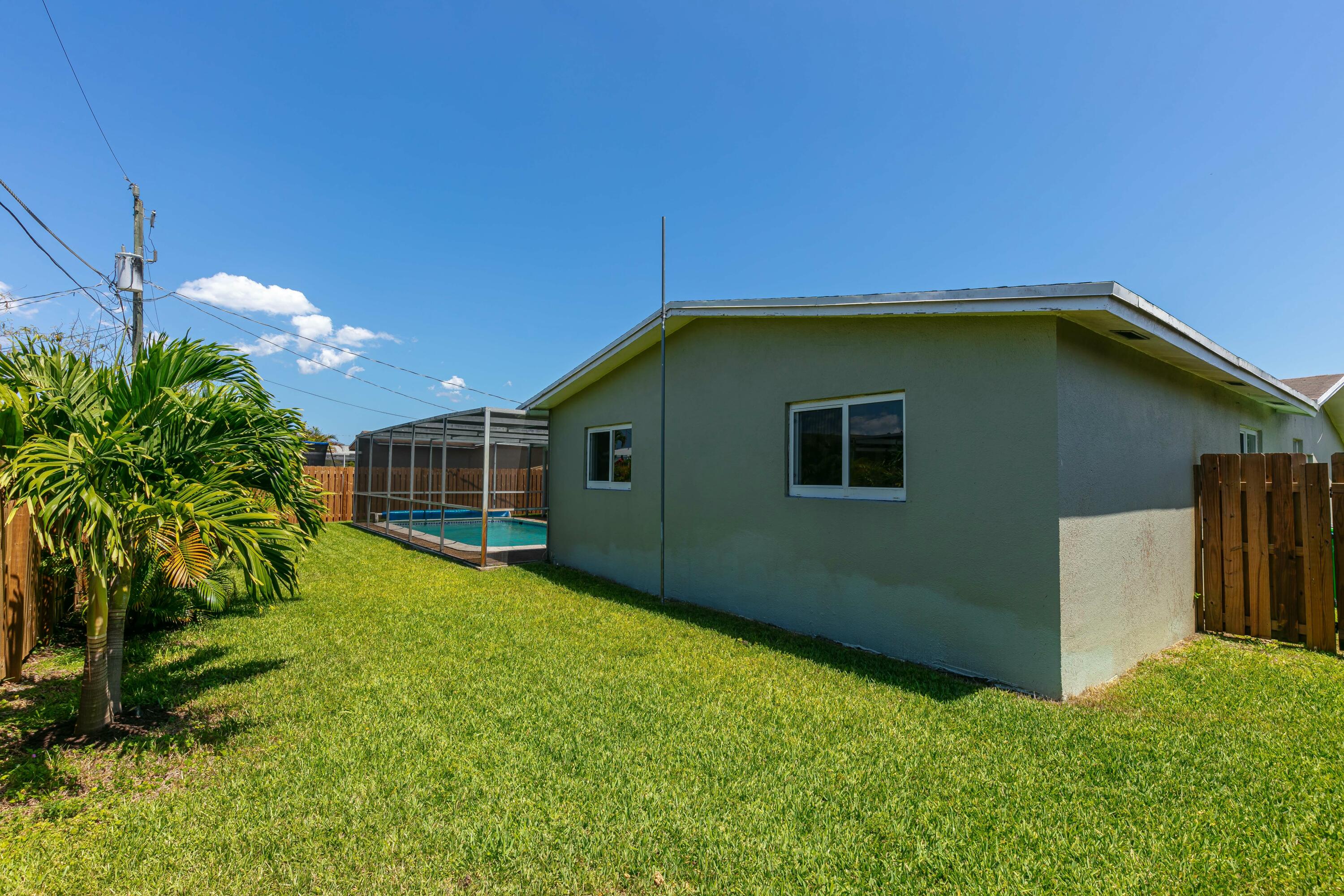 8421 NW 24th Street