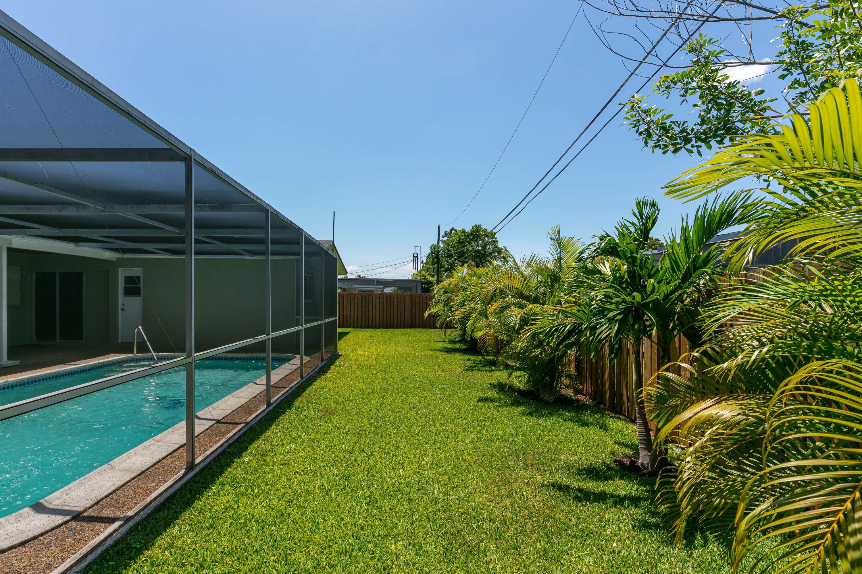 8421 NW 24th Street
