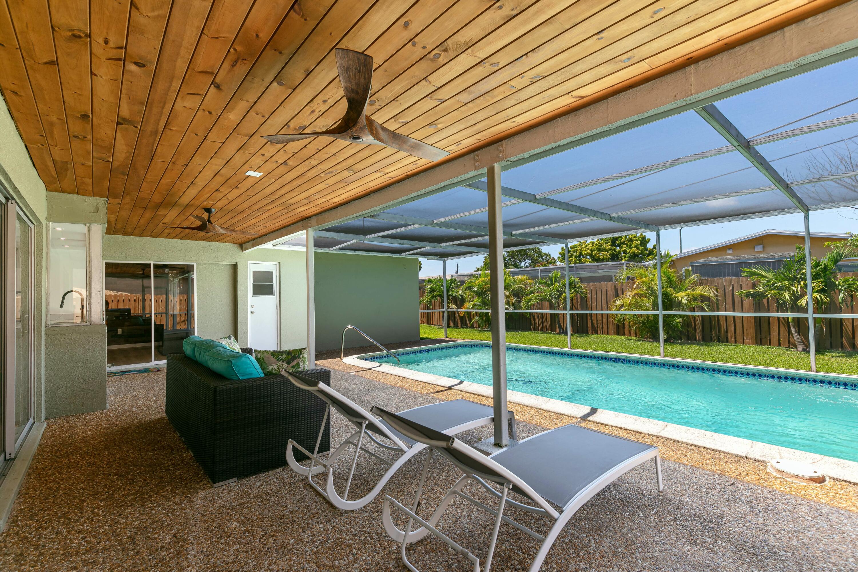 8421 NW 24th Street