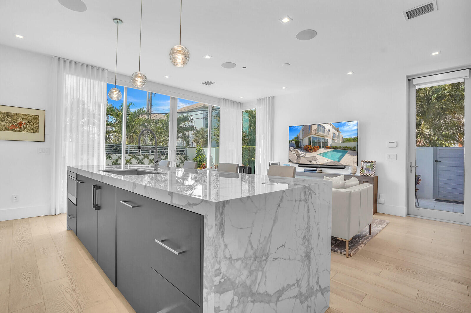 200 NE 7th Avenue 3