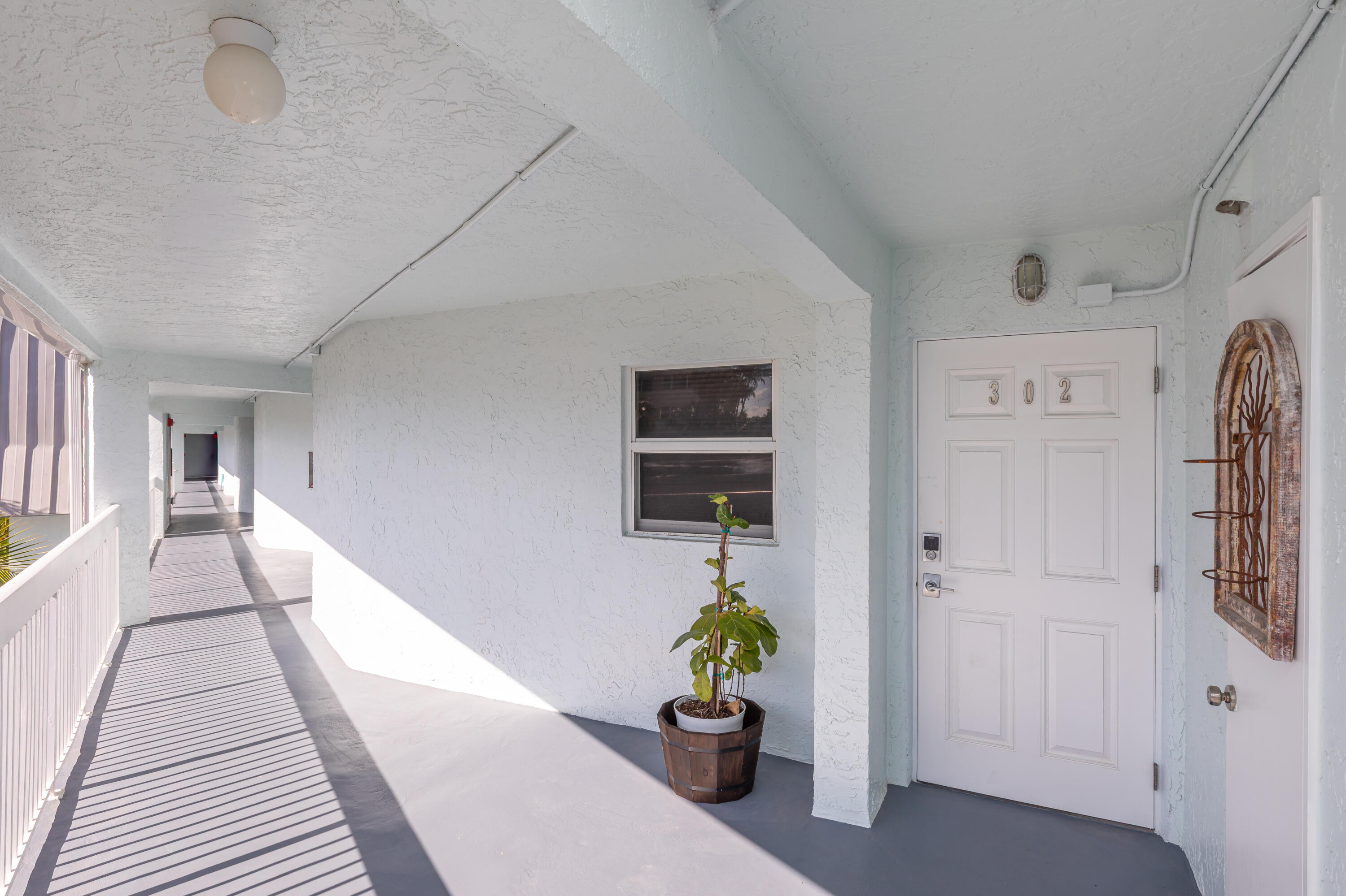 961 S Ocean Drive 302