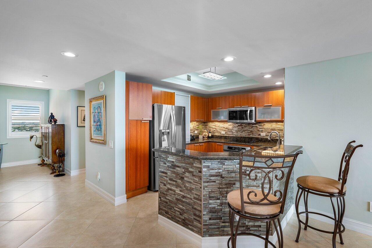 2650 Lake Shore Drive 1401